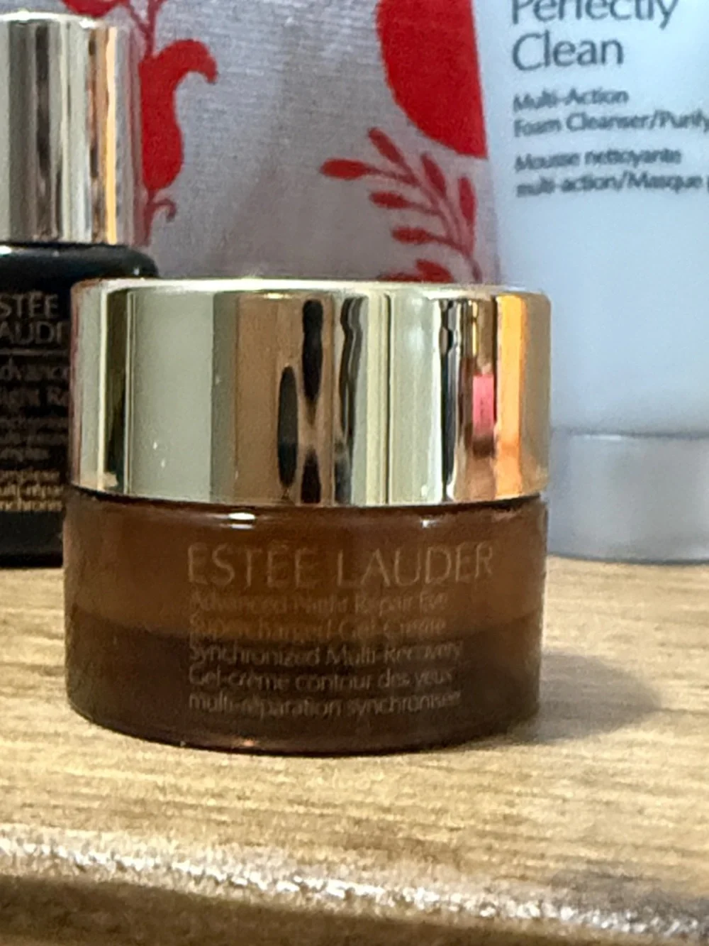 Estee Lauder Canvas Pouch with Deep Coral Floral Print and Skincare Trio; NWOT - Picture 4 of 9